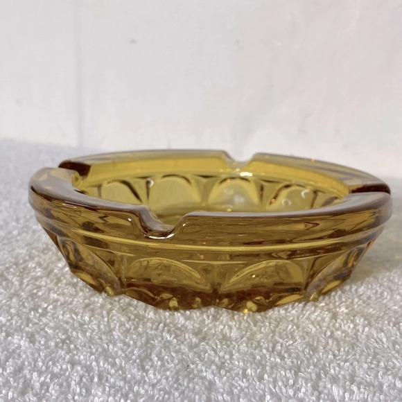 Vintage Anchor Hocking  Fairfield Round Amber Glass Ashtray Trinket Dish - Picture 1 of 11